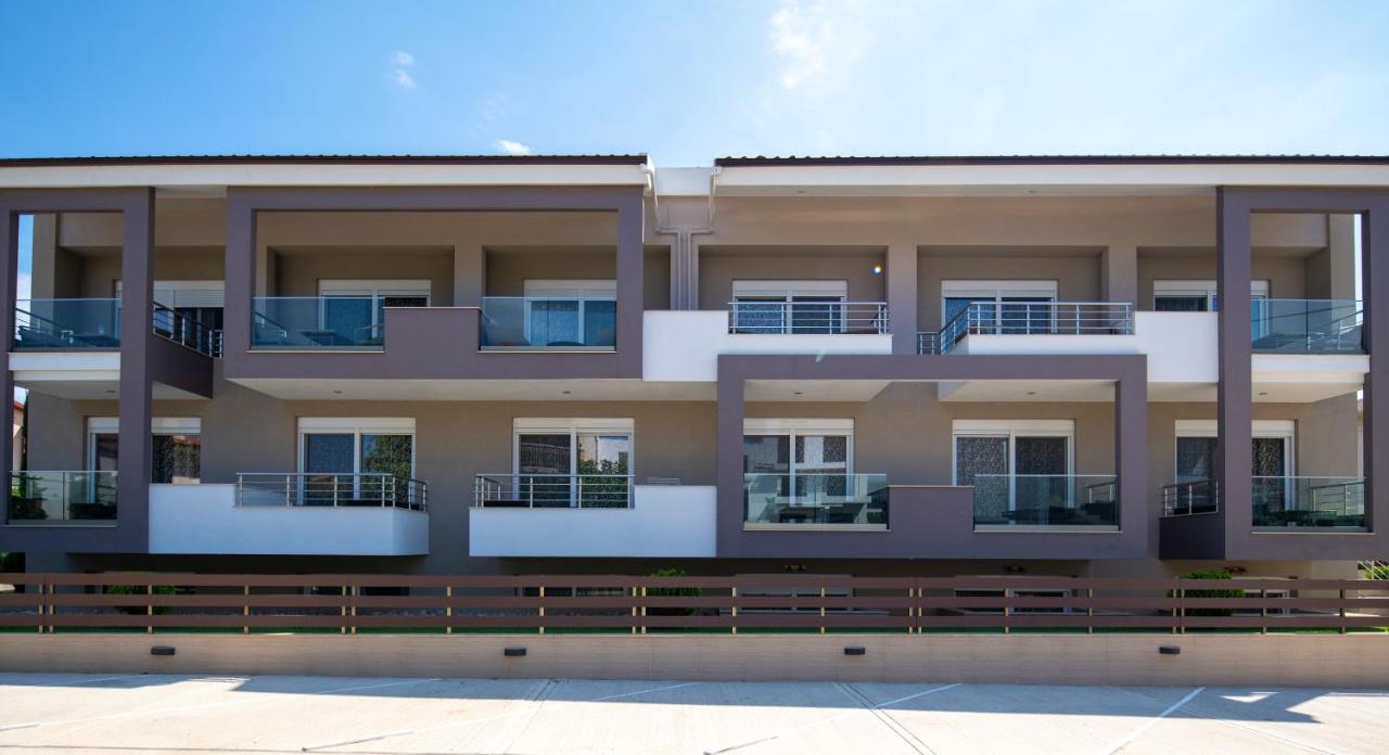 Sithonia Luxury 4 Beds Apartment *