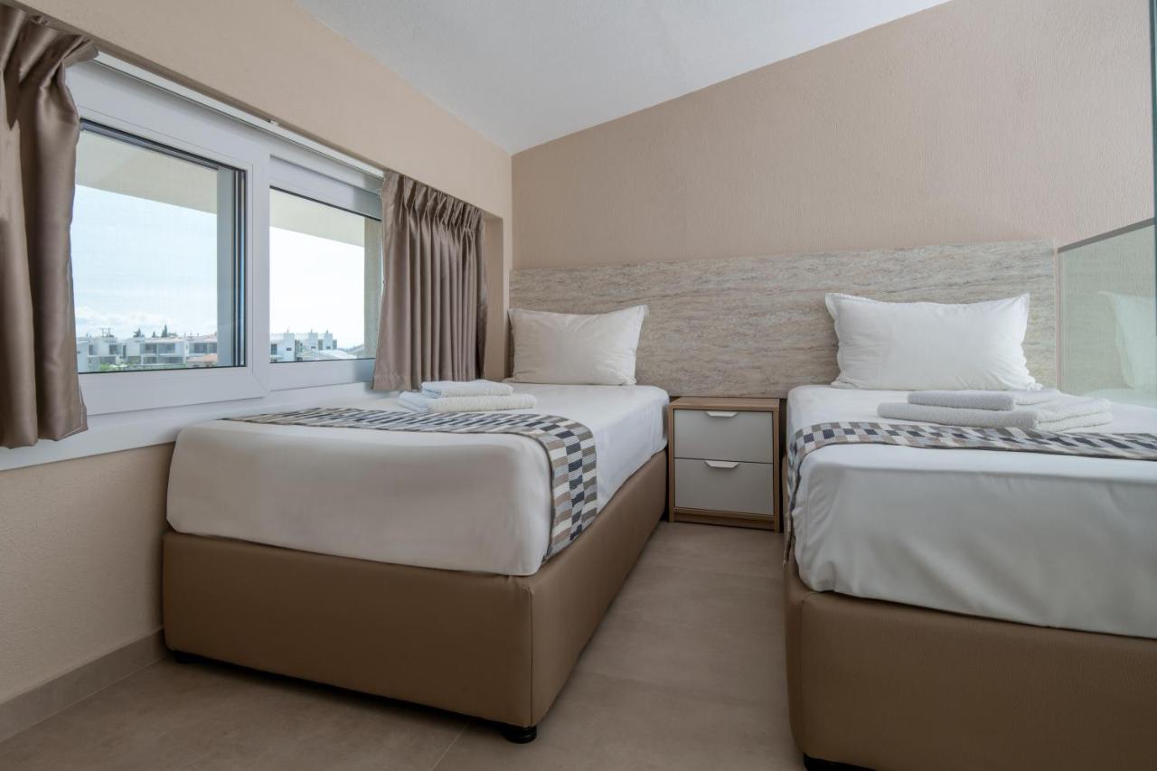 Sithonia Luxury 4 Beds