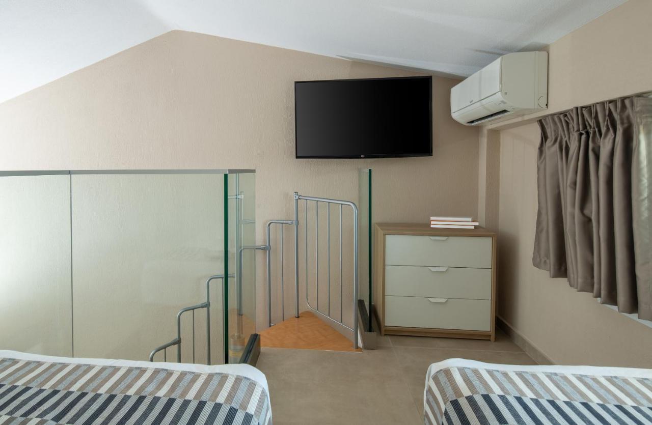 Sithonia Luxury 4 Beds