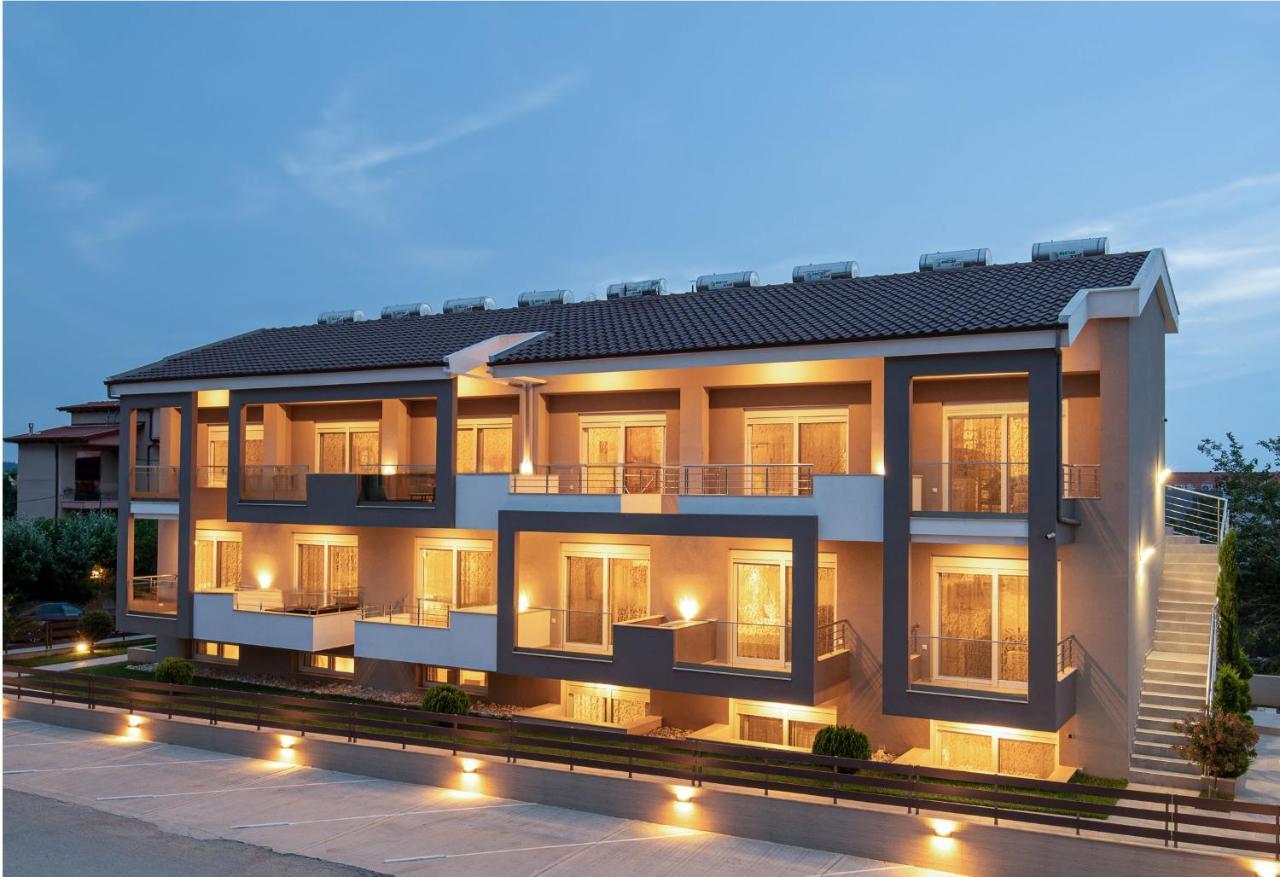 Sithonia Luxury 4 Beds